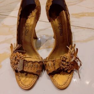 Peru Tan Women's Heels with Floral Detail